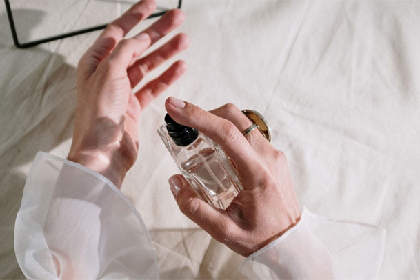 گروه عطر روحانی ، بهترین عطر فروشی مشهد ، بهترین عطرهای مردانه ، بهترین عطرهای زنانه ، عطر و ادکلن