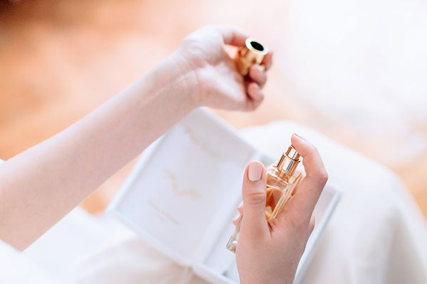 گروه عطر روحانی ، بهترین عطر فروشی مشهد ، بهترین عطرهای مردانه ، بهترین عطرهای زنانه ، عطر و ادکلن